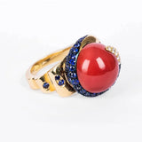 Anello Z in corallo, oro, zaffiri e diamanti - Marina Ferraro Gioielli