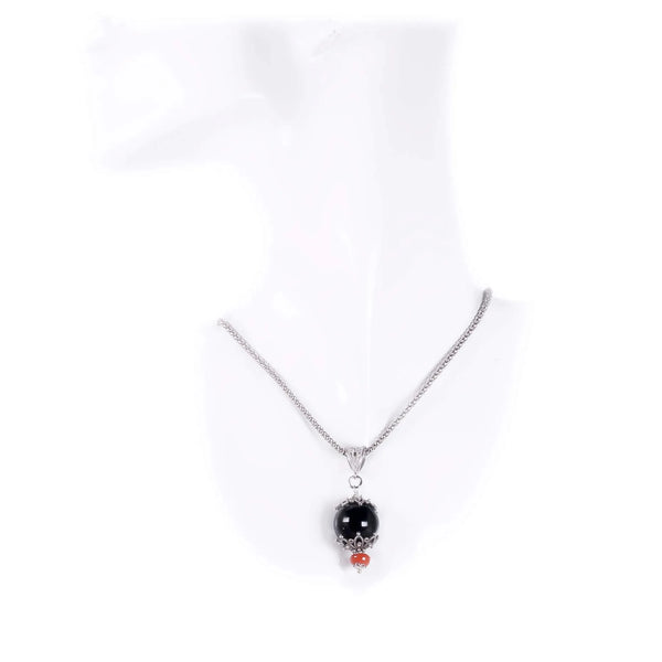 Pendant on kokku onyx red coral and silver (su coccu)