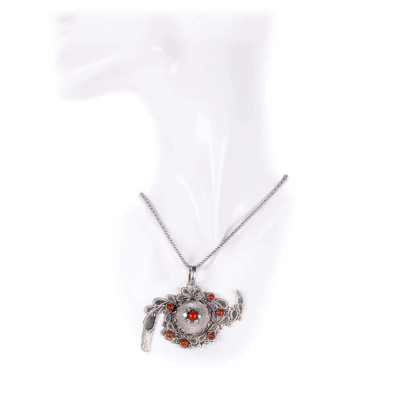Spuligadentes pendant in silver and coral filigree