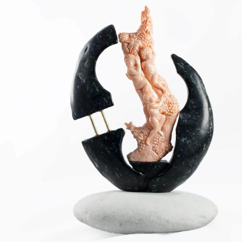 Statua putti corallo rosa - incisa a mano | Gioielleria Sarda Tradizionale Marina Ferraro