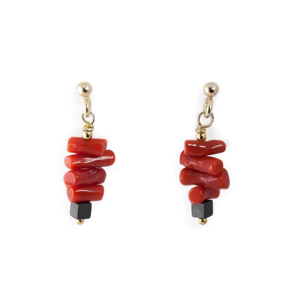Orecchini pendenti piccoli corallo rosso, argento dorato, ematite - Marina Ferraro Gioielli